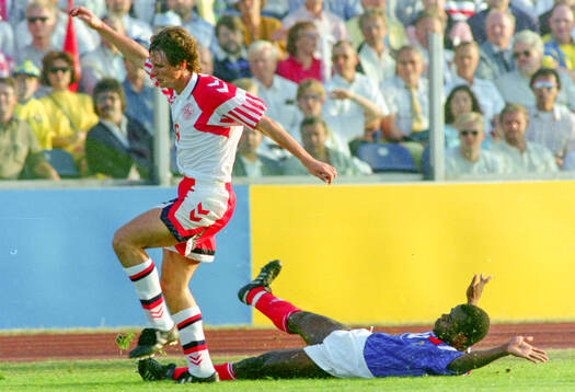 Denmarks Flemming Povlsen against Basile Boli of France