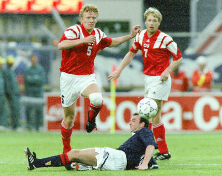 Football, Uefa EURO 1992, Group 2, Scotland - CIS (Russia)