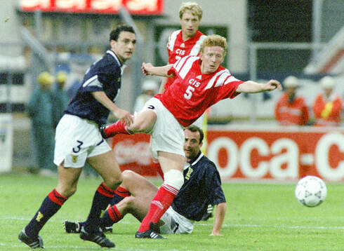 Football, Uefa EURO 1992, Group 2, Scotland - CIS (Russia)