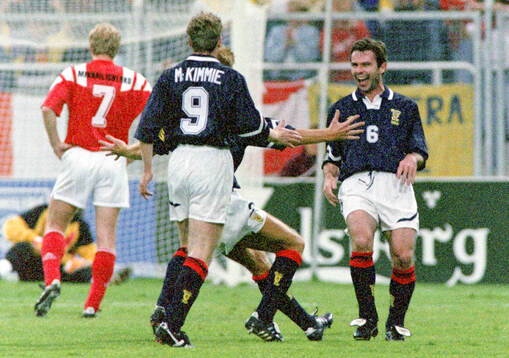Bläddra bland fler bilder av Football, EURO 92, Scotland - CIS