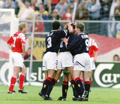 Football, Uefa EURO 1992, Group 2, Scotland - CIS (Russia)