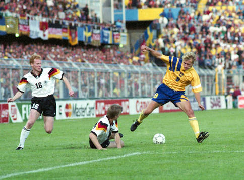 Jonas Thern, Sverige