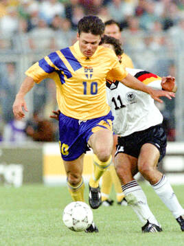 Anders Limpar of Sweden
