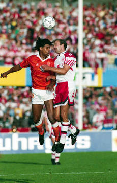 Ruud Gullit, Holland vinner en nickduell