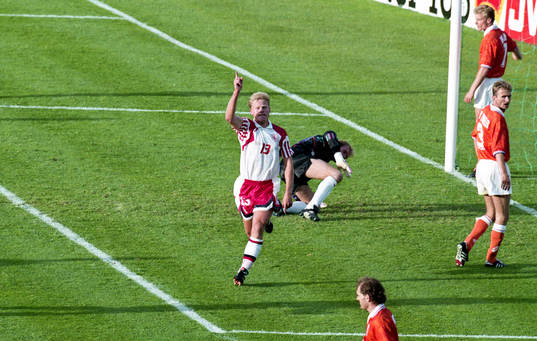 Henrik Larsen, Danmark springer jublandes