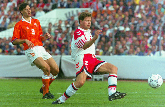 Football, Uefa EURO 1992, Semifinal, Netherlands - Denmark