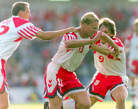 Football, Uefa EURO 1992, Semifinal, Netherlands - Denmark