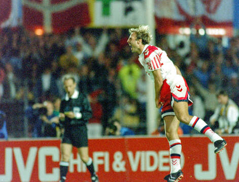Football, Uefa EURO 1992, Semifinal, Netherlands - Denmark
