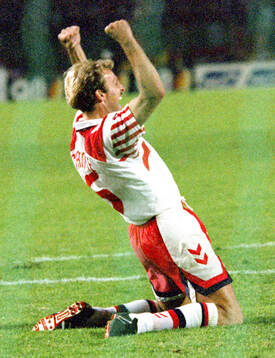 Football, Uefa EURO 1992, Semifinal, Netherlands - Denmark