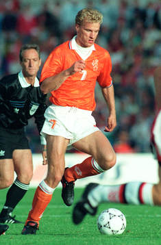 Dennis Bergkamp, Holland