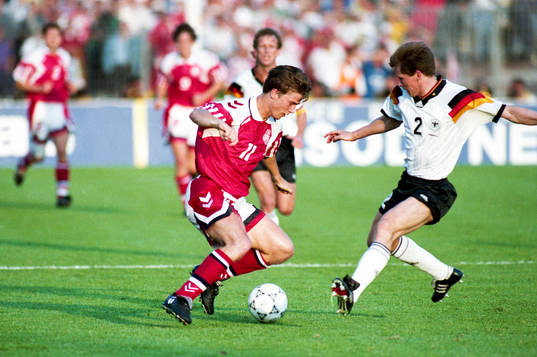 Brian Laudrup, Danmark och Stefan Reuter, Tyskland