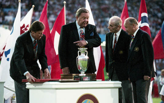 Lennart Johansson, Uefa och Lars-Åke Lagrell, Svenska