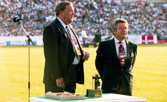 Lennart Johansson, Uefa, prisutdelare