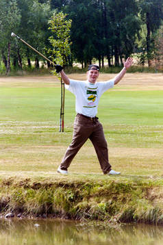 Tomas Forslund spelar golf i Halmstad