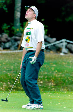 Pär Djoos spelar golf i Halmstad