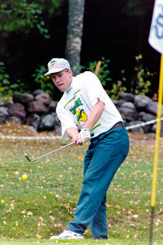 Pär Djoos spelar golf i Halmstad