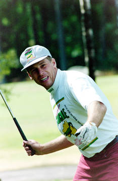 Ulf Samuelsson spelar golf i Halmstad