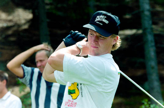 Tomas Forslund spelar golf i Halmstad
