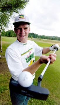 Pär Djoos spelar golf i Halmstad