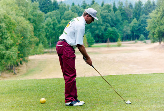 Ulf Samuelsson spelar golf i Halmstad