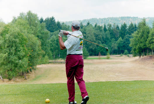 Ulf Samuelsson spelar golf i Halmstad
