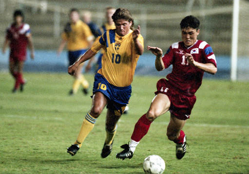 Jonny Rödlund, Sverige i kamp om bollen
