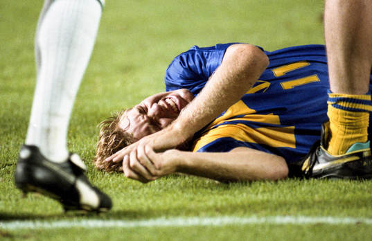 Tomas Brolin, Sverige, Sverige skadar sig och får vård
