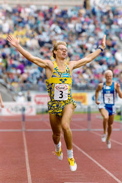 Niklas Wallenlind, Sverige vinner 400 m häck
