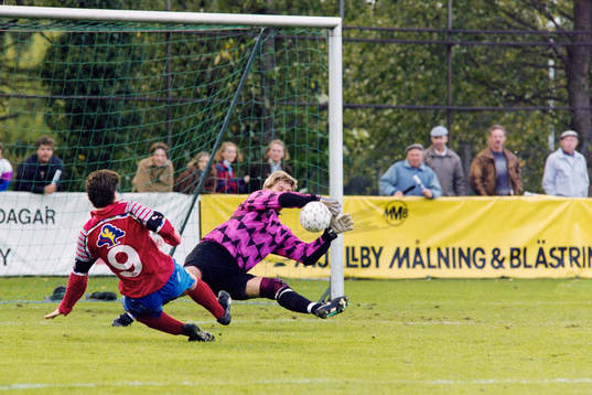 Lino Boriero, Helsingborg framför Ola Wendel, målvakt i