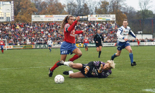 Bläddra bland fler bilder av Fotboll, kvall till allsvenskan, Helsingborg - Sundsvall, 3-0