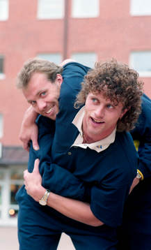 Lars Eriksson och Pål Lundin brottas