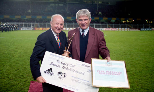 Lars-Åke Lagrell, Svenska Fotbollförbundet erhåller pris