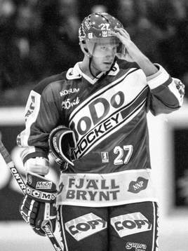 Tomas Nänzén, Modo