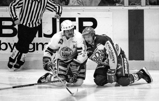 Kari Eloranta, Rögle och Peter Forsberg, Modo på knä