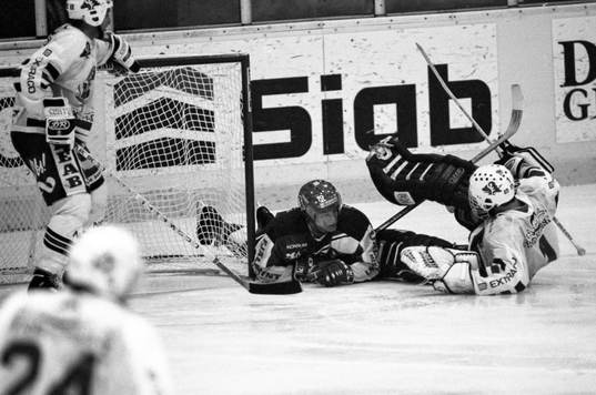 Markus Näslund, Modo på magen