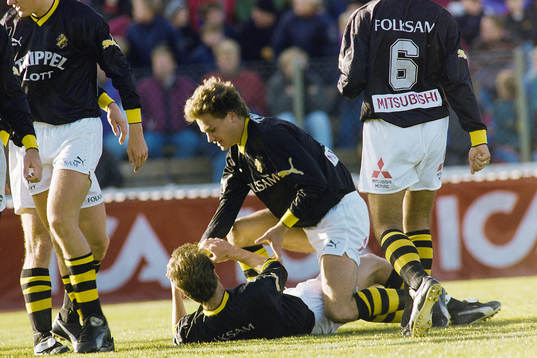 Krister Nordin, AIK på rygg jublar