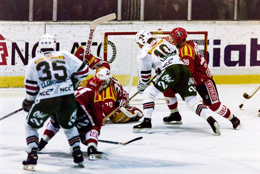 Peter Lundmark, Rögle framför brynäs målvakt Michael