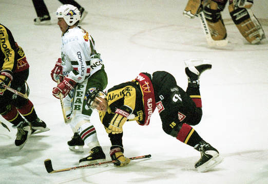 Fredrik Nilsson, Västerås går omkull