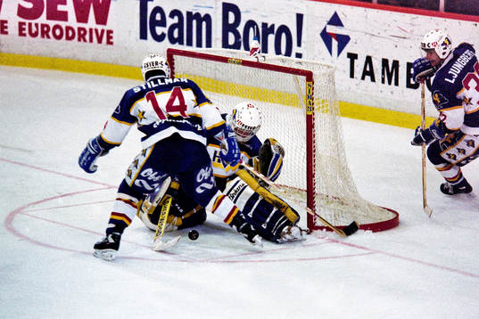 Fredrik Stillman och Peter Åslin, målvakt i HV71