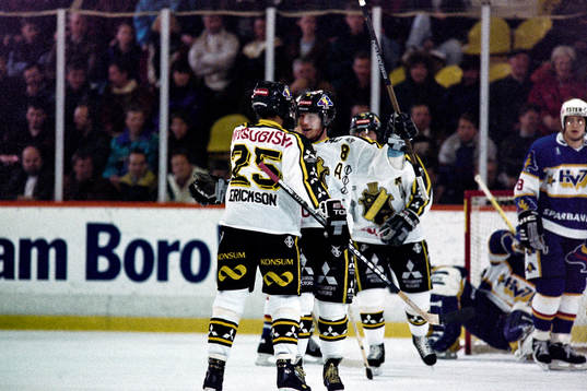 Peter Erickson och Rikard Franzén, AIK, jublar