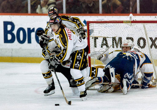 Petri Liimatainen, AIK med pucken