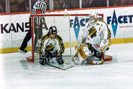 Mats Lindberg och Rolf Ridderwall, målvakt i AIK deppar