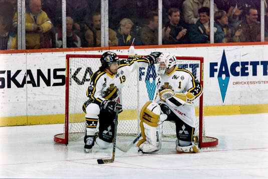 Mats Lindberg och Rolf Ridderwall, målvakt i AIK deppar