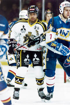 Patrik Erickson, AIK och Per Gustafsson, HV71