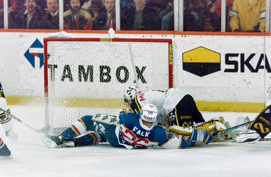 Stefan Falk, HV71 och Rolf Ridderwall, målvakt i AIK