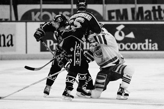 Patrik Erickson, AIK kör över Jörgen Jönsson, Rögle