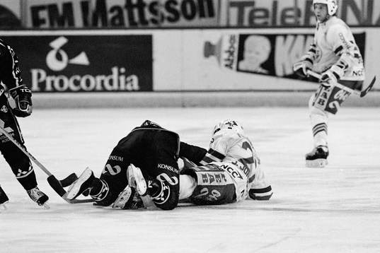 Patrik Erickson, AIK kör över Jörgen Jönsson, Rögle