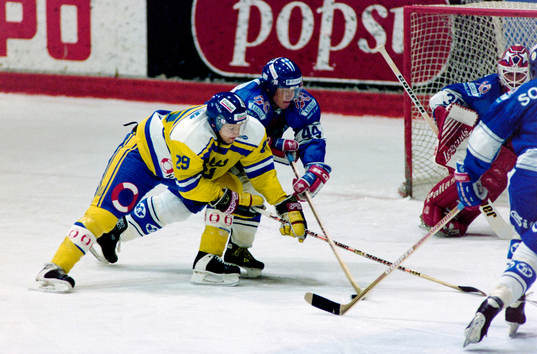 Mikael Renberg, Sverige