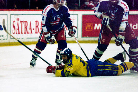 Markus Näslund, Sverige