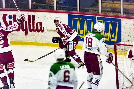 Örebros Patrik Zetterberg jublar